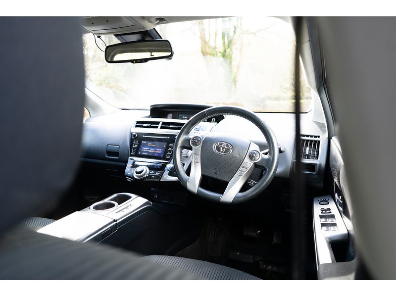 Toyota 1.8 VVT-h Icon MPV 5dr Petrol Hybrid CVT Euro 6 (s/s) (136 ps)