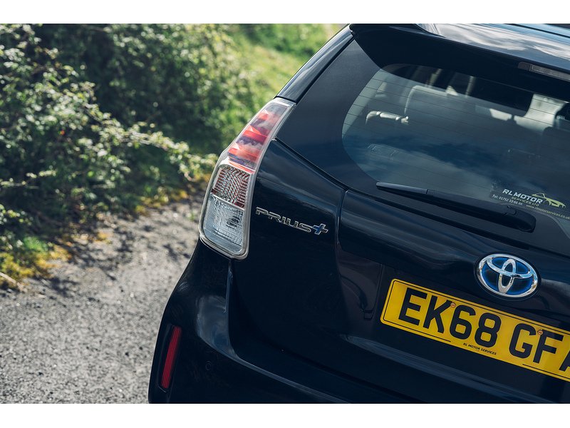 Toyota 1.8 VVT-h Icon MPV 5dr Petrol Hybrid CVT Euro 6 (s/s) (136 ps)