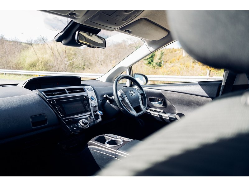 Toyota 1.8 VVT-h Icon MPV 5dr Petrol Hybrid CVT Euro 6 (s/s) (136 ps)