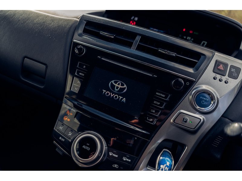 Toyota 1.8 VVT-h Icon MPV 5dr Petrol Hybrid CVT Euro 6 (s/s) (136 ps)