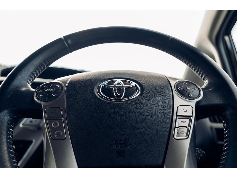 Toyota 1.8 VVT-h Icon MPV 5dr Petrol Hybrid CVT Euro 6 (s/s) (136 ps)