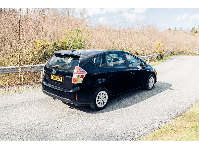 Toyota 1.8 VVT-h Icon MPV 5dr Petrol Hybrid CVT Euro 6 (s/s) (136 ps)