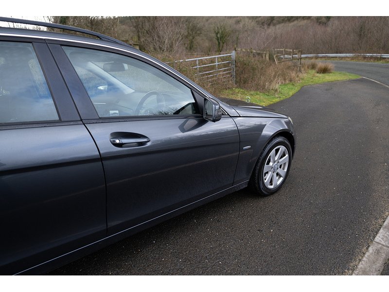 Mercedes-Benz 2.1 C220 CDI BlueEfficiency SE Saloon 4dr Diesel Manual Euro 5 (170 ps)