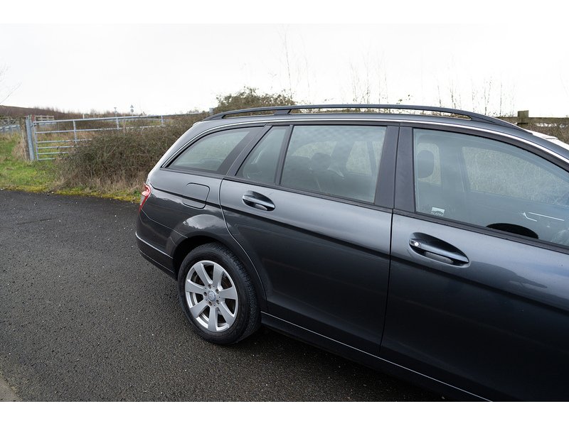 Mercedes-Benz 2.1 C220 CDI BlueEfficiency SE Saloon 4dr Diesel Manual Euro 5 (170 ps)