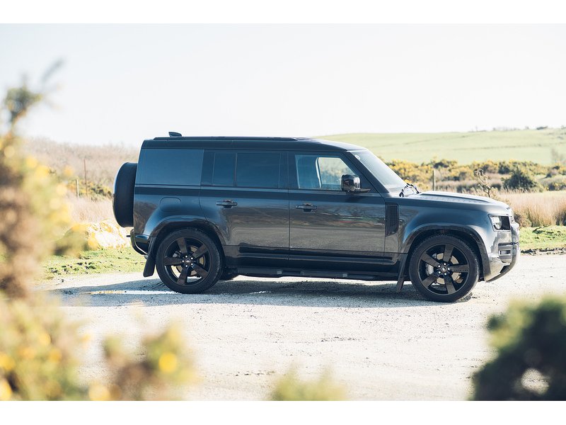 Land Rover 3.0 D300 MHEV X-Dynamic HSE Hard Top SUV 5dr Diesel Auto 4WD MWB Euro 6 (s/s) (300 ps)