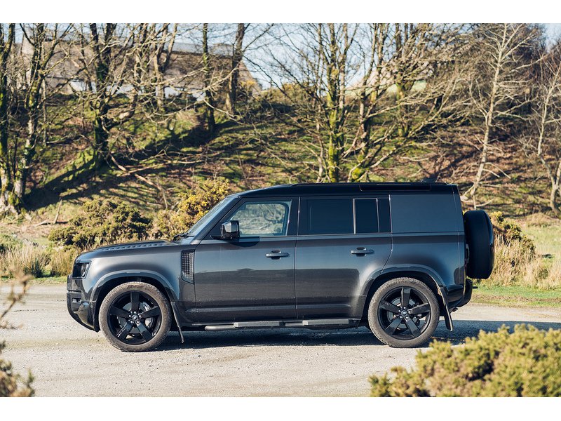 Land Rover 3.0 D300 MHEV X-Dynamic HSE Hard Top SUV 5dr Diesel Auto 4WD MWB Euro 6 (s/s) (300 ps)