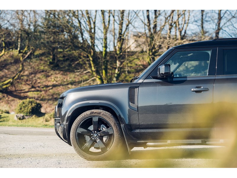 Land Rover 3.0 D300 MHEV X-Dynamic HSE Hard Top SUV 5dr Diesel Auto 4WD MWB Euro 6 (s/s) (300 ps)