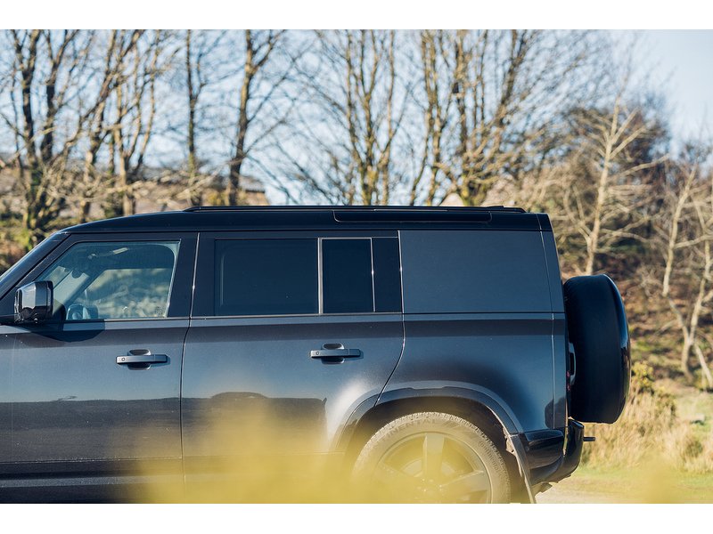 Land Rover 3.0 D300 MHEV X-Dynamic HSE Hard Top SUV 5dr Diesel Auto 4WD MWB Euro 6 (s/s) (300 ps)