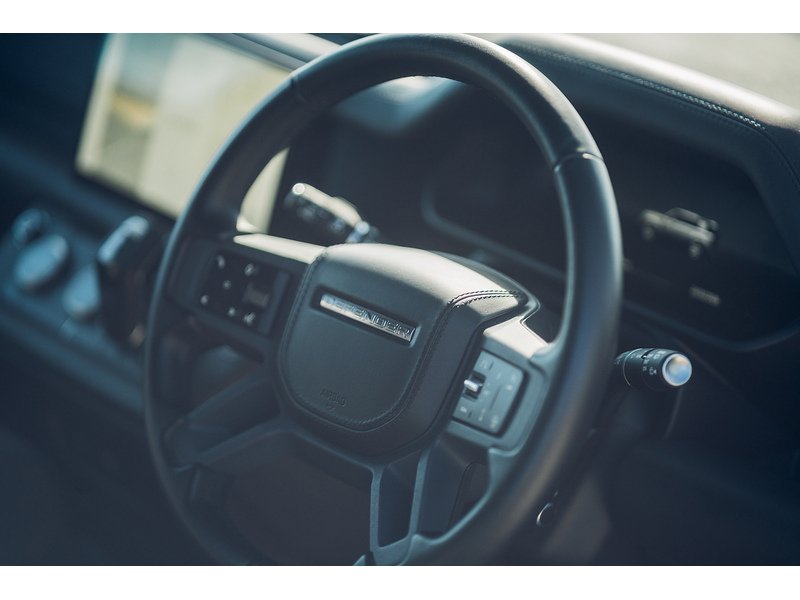 Land Rover 3.0 D300 MHEV X-Dynamic HSE Hard Top SUV 5dr Diesel Auto 4WD MWB Euro 6 (s/s) (300 ps)