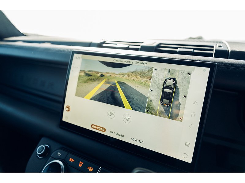 Land Rover 3.0 D300 MHEV X-Dynamic HSE Hard Top SUV 5dr Diesel Auto 4WD MWB Euro 6 (s/s) (300 ps)