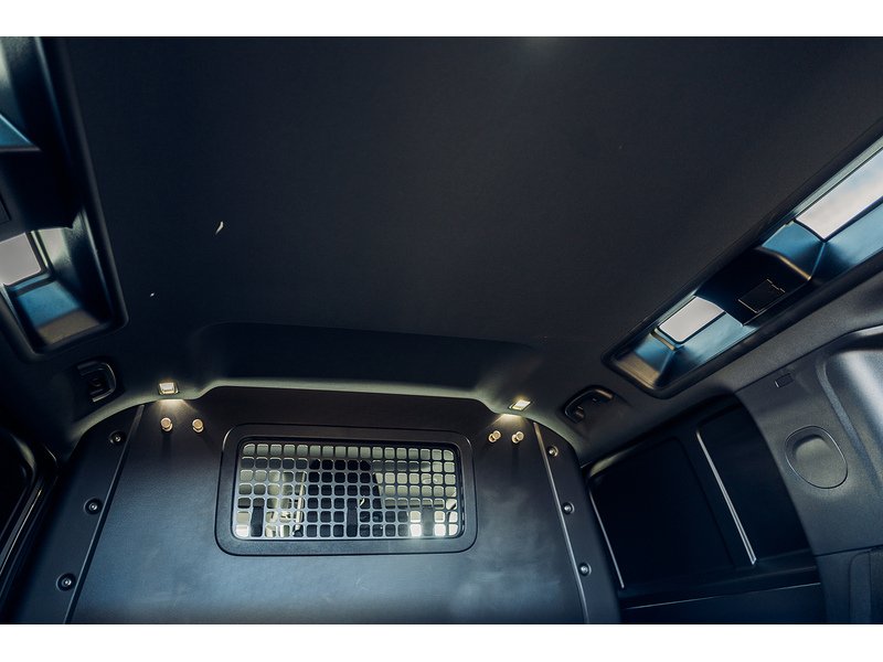 Land Rover 3.0 D300 MHEV X-Dynamic HSE Hard Top SUV 5dr Diesel Auto 4WD MWB Euro 6 (s/s) (300 ps)