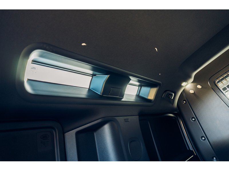 Land Rover 3.0 D300 MHEV X-Dynamic HSE Hard Top SUV 5dr Diesel Auto 4WD MWB Euro 6 (s/s) (300 ps)