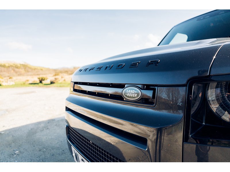 Land Rover 3.0 D300 MHEV X-Dynamic HSE Hard Top SUV 5dr Diesel Auto 4WD MWB Euro 6 (s/s) (300 ps)