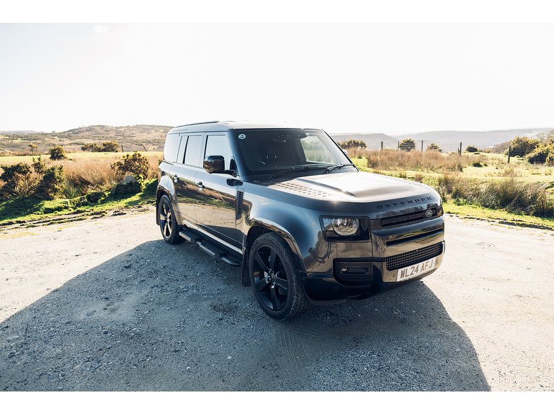 Land Rover 3.0 D300 MHEV X-Dynamic HSE Hard Top SUV 5dr Diesel Auto 4WD MWB Euro 6 (s/s) (300 ps)