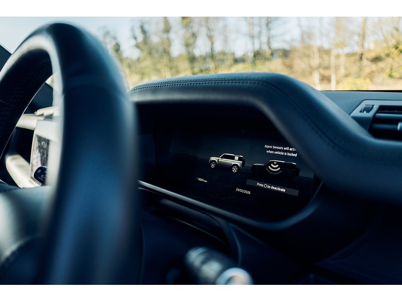 Land Rover 3.0 D300 MHEV X-Dynamic HSE Hard Top SUV 5dr Diesel Auto 4WD MWB Euro 6 (s/s) (300 ps)