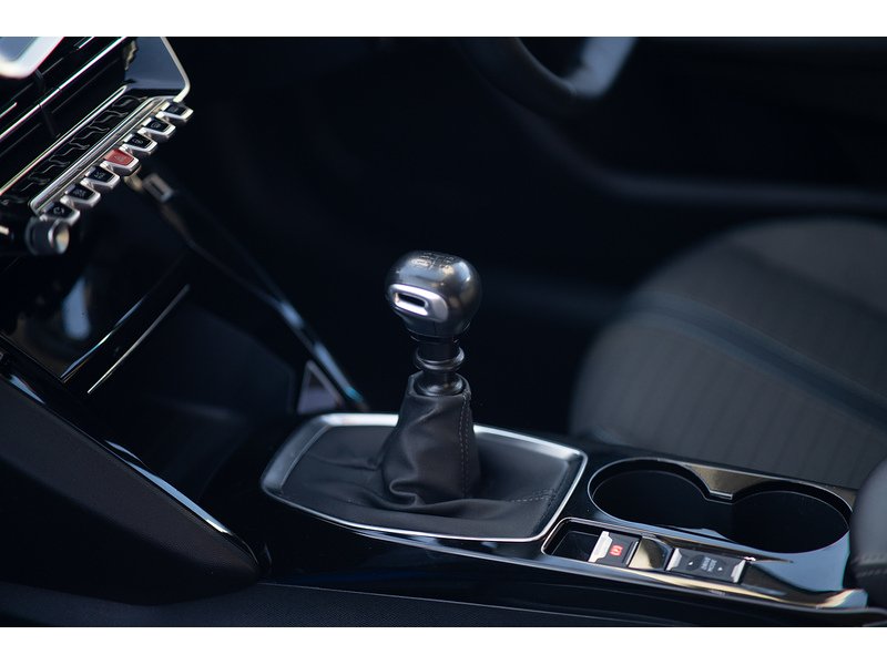 Peugeot 1.2 PureTech Allure Premium SUV 5dr Petrol Manual Euro 6 (s/s) (100 ps)