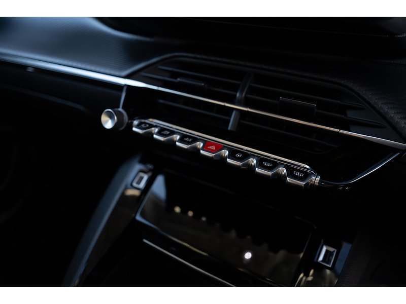 Peugeot 1.2 PureTech Allure Premium SUV 5dr Petrol Manual Euro 6 (s/s) (100 ps)