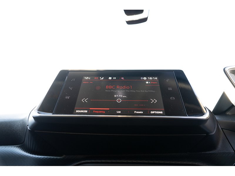 Peugeot 1.2 PureTech Allure Premium SUV 5dr Petrol Manual Euro 6 (s/s) (100 ps)