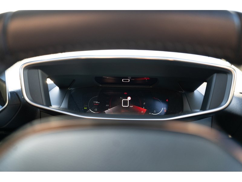 Peugeot 1.2 PureTech Allure Premium SUV 5dr Petrol Manual Euro 6 (s/s) (100 ps)