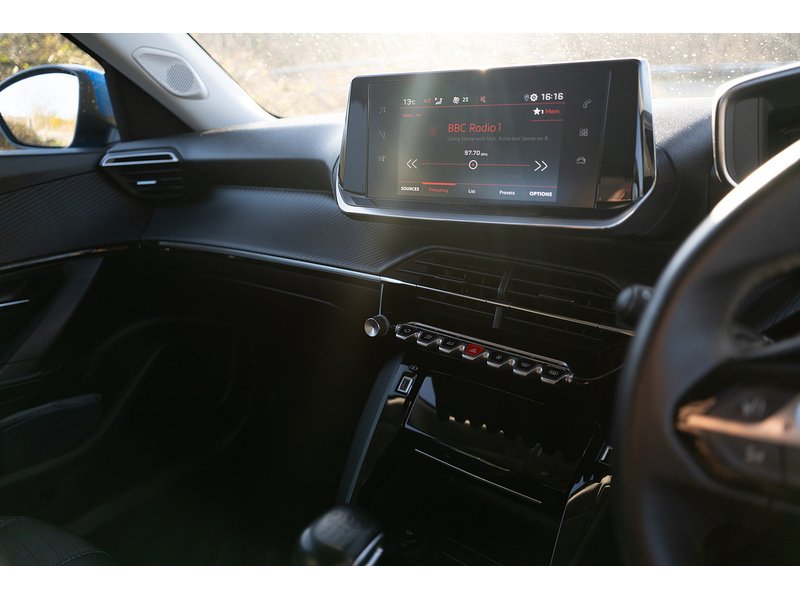 Peugeot 1.2 PureTech Allure Premium SUV 5dr Petrol Manual Euro 6 (s/s) (100 ps)