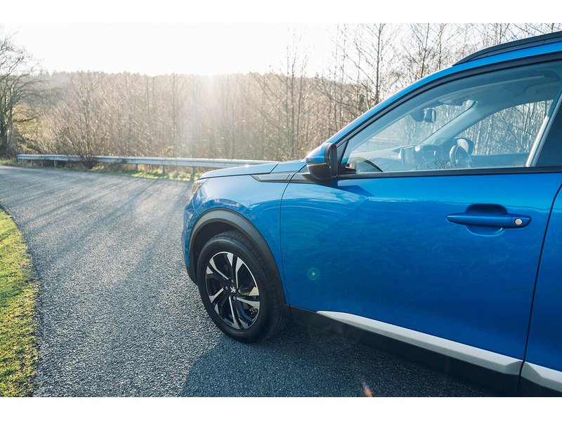 Peugeot 1.2 PureTech Allure Premium SUV 5dr Petrol Manual Euro 6 (s/s) (100 ps)