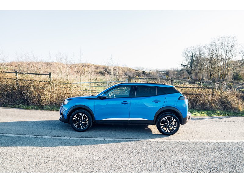 Peugeot 1.2 PureTech Allure Premium SUV 5dr Petrol Manual Euro 6 (s/s) (100 ps)