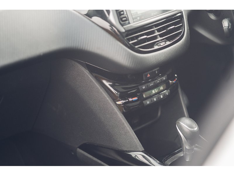 Peugeot 1.2 PureTech GT Line SUV 5dr Petrol EAT Euro 6 (s/s) (110 ps)