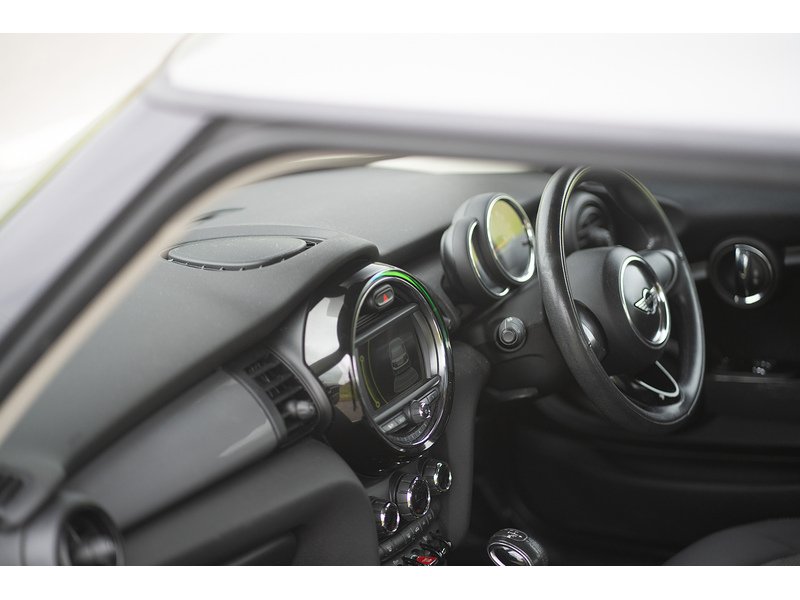 MINI 1.2 One Hatchback 3dr Petrol Auto Euro 6 (s/s) (102 ps)