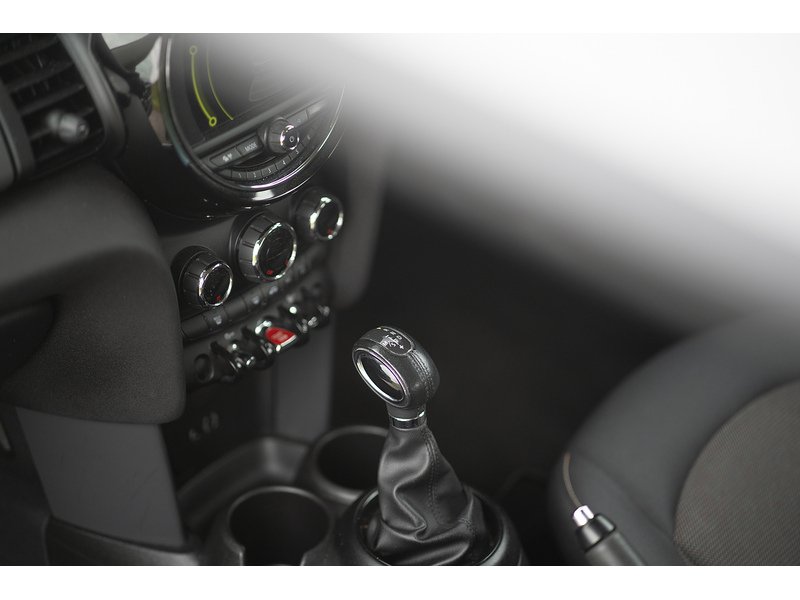 MINI 1.2 One Hatchback 3dr Petrol Auto Euro 6 (s/s) (102 ps)