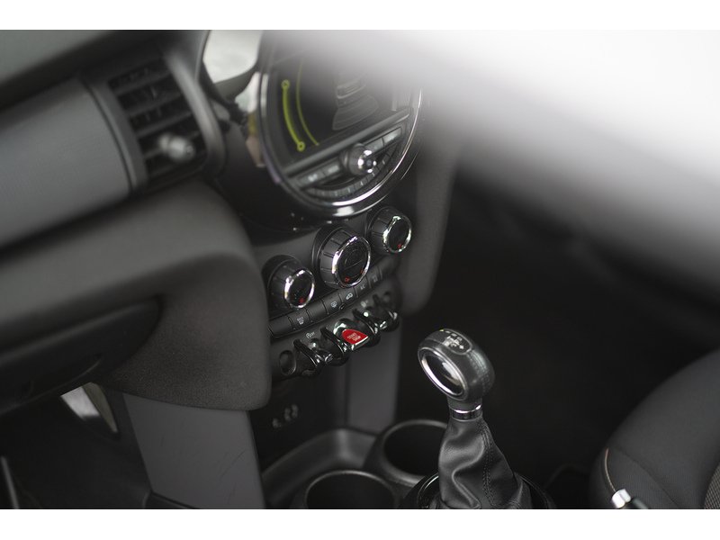 MINI 1.2 One Hatchback 3dr Petrol Auto Euro 6 (s/s) (102 ps)
