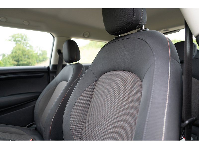 MINI 1.2 One Hatchback 3dr Petrol Auto Euro 6 (s/s) (102 ps)