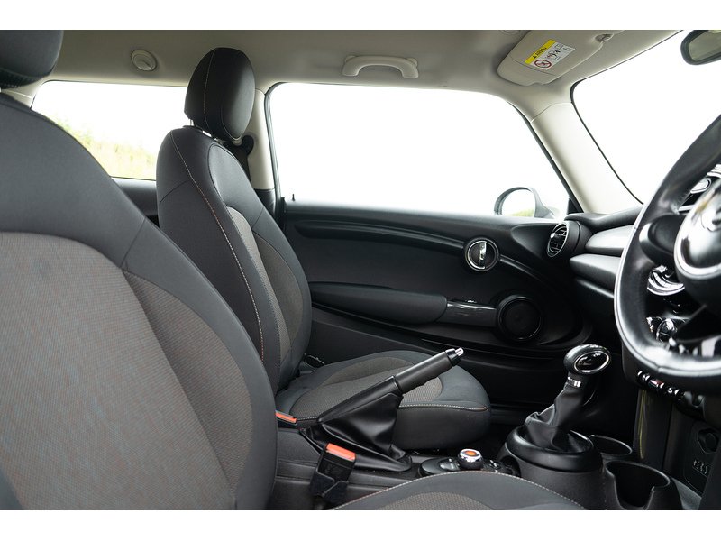 MINI 1.2 One Hatchback 3dr Petrol Auto Euro 6 (s/s) (102 ps)