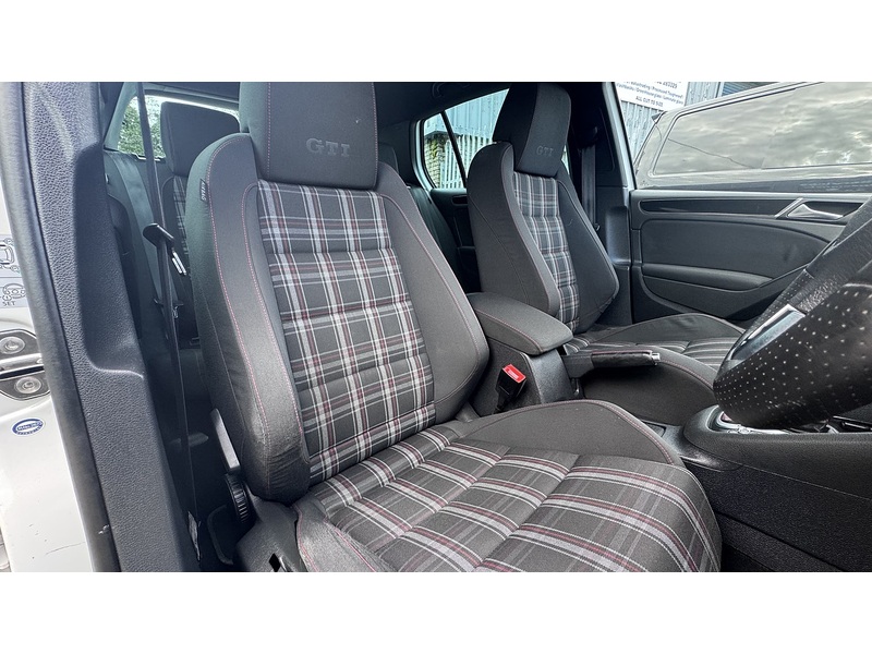 Volkswagen Golf  Hatchback 0.0  Petrol