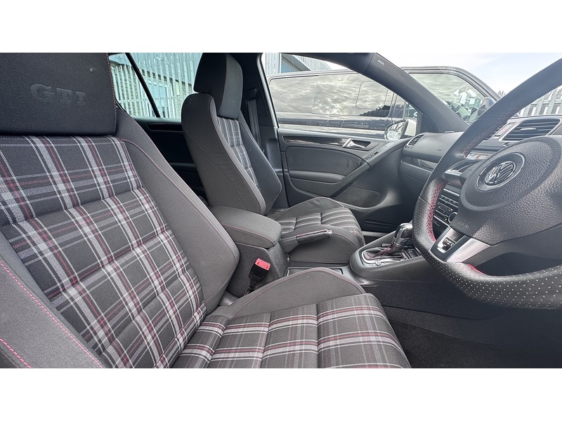 Volkswagen Golf  Hatchback 0.0  Petrol