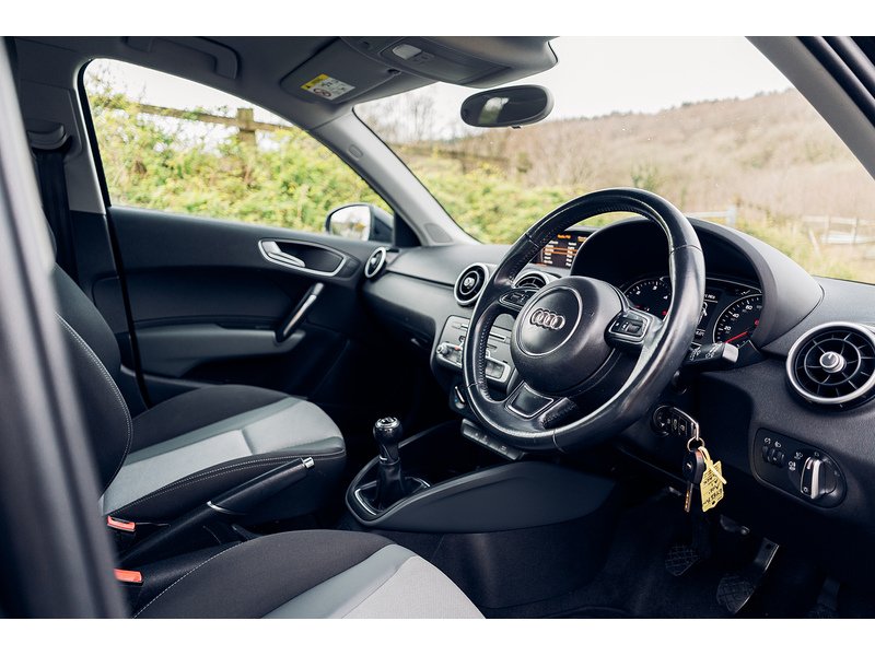 Audi 1.6 TDI Sport Sportback 5dr Diesel Manual Euro 6 (s/s) (116 ps)