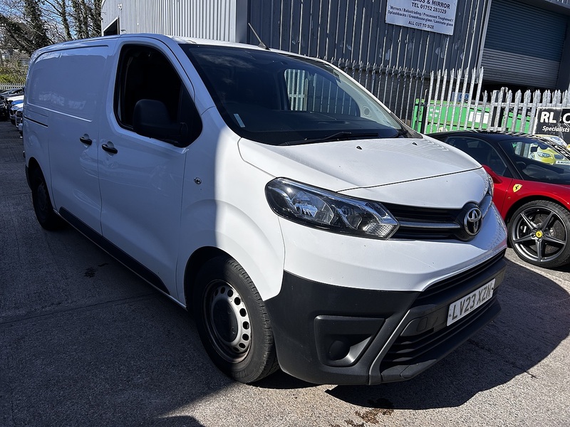 Toyota 1.5D Active Medium Panel Van 6dr Diesel Manual MWB Euro 6 (s/s) (120 bhp)