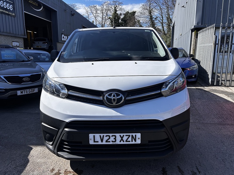 Toyota 1.5D Active Medium Panel Van 6dr Diesel Manual MWB Euro 6 (s/s) (120 bhp)