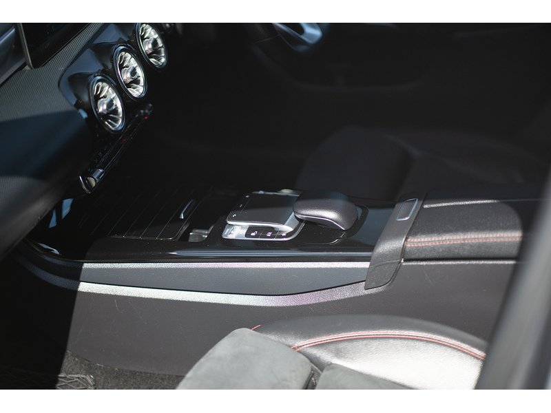 Mercedes-Benz 1.3 A200 AMG Line (Premium) Hatchback 5dr Petrol 7G-DCT Euro 6 (s/s) (163 ps)