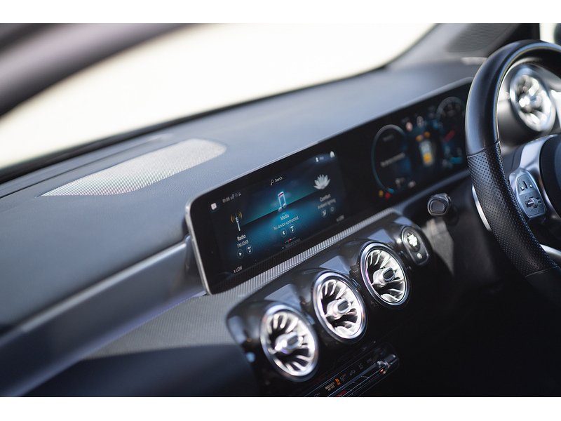 Mercedes-Benz 1.3 A200 AMG Line (Premium) Hatchback 5dr Petrol 7G-DCT Euro 6 (s/s) (163 ps)