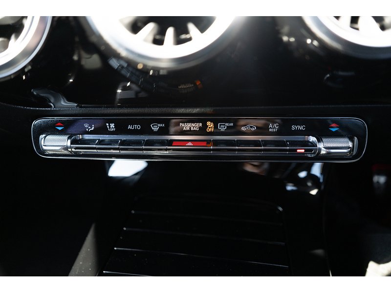 Mercedes-Benz 1.3 A200 AMG Line (Premium) Hatchback 5dr Petrol 7G-DCT Euro 6 (s/s) (163 ps)