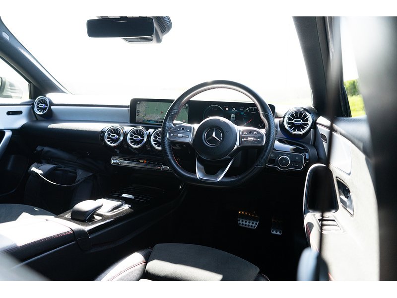 Mercedes-Benz 1.3 A200 AMG Line (Premium) Hatchback 5dr Petrol 7G-DCT Euro 6 (s/s) (163 ps)