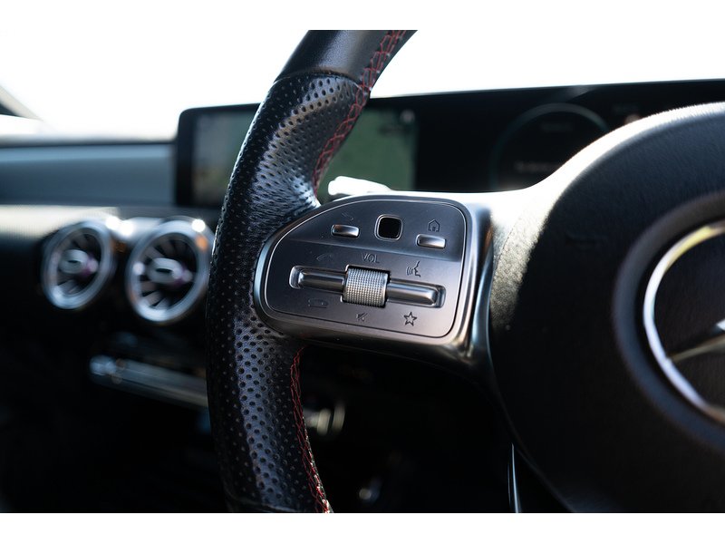 Mercedes-Benz 1.3 A200 AMG Line (Premium) Hatchback 5dr Petrol 7G-DCT Euro 6 (s/s) (163 ps)