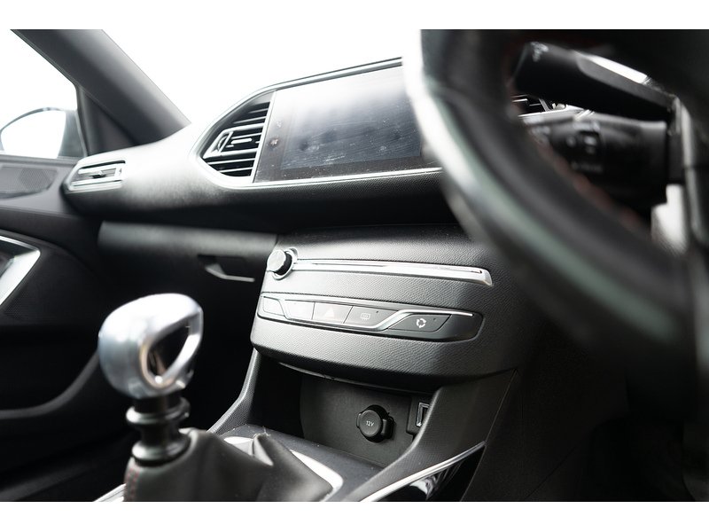 Peugeot 1.2 PureTech GT Line Estate 5dr Petrol Manual Euro 6 (s/s) (130 ps)