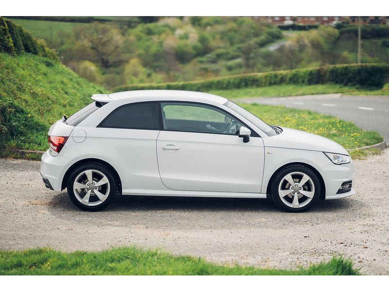 Audi Sportback Tfsi S Line Hatchback 1.0 Semi Auto Petrol