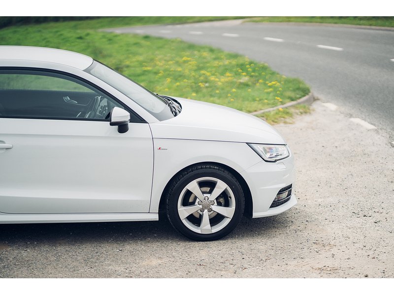 Audi Sportback Tfsi S Line Hatchback 1.0 Semi Auto Petrol