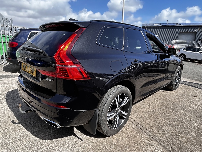 Volvo 2.0 B4 MHEV R-Design SUV 5dr Diesel Hybrid Auto AWD Euro 6 (s/s) (197 ps)