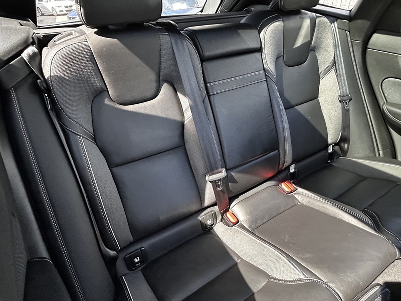 Volvo 2.0 B4 MHEV R-Design SUV 5dr Diesel Hybrid Auto AWD Euro 6 (s/s) (197 ps)