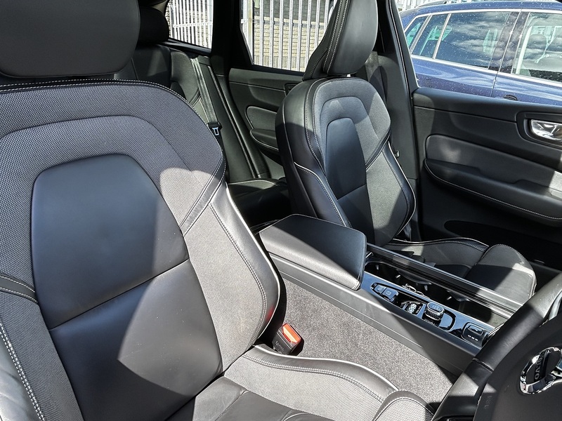 Volvo 2.0 B4 MHEV R-Design SUV 5dr Diesel Hybrid Auto AWD Euro 6 (s/s) (197 ps)