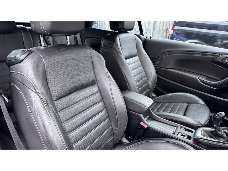 Vauxhall 2.0 CDTi Elite Convertible 2dr Diesel Manual Euro 5 (s/s) (165 ps)