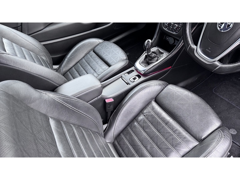 Vauxhall 2.0 CDTi Elite Convertible 2dr Diesel Manual Euro 5 (s/s) (165 ps)